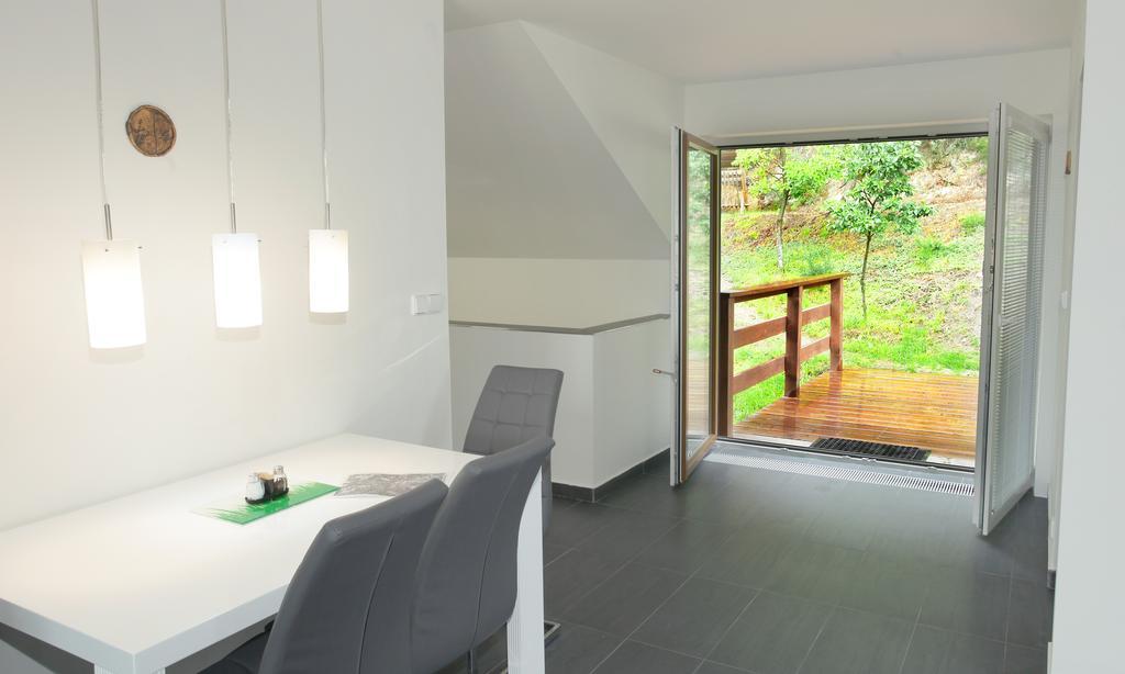 Apartman Pod Skalou V Ceskem Raji Besedice ภายนอก รูปภาพ