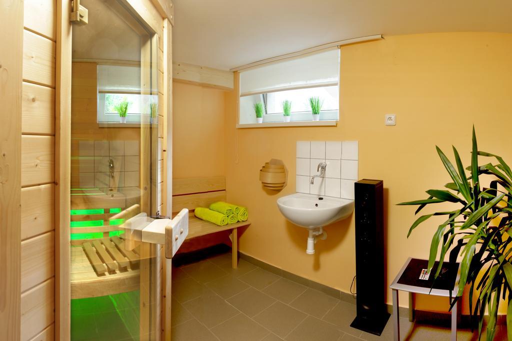 Apartman Pod Skalou V Ceskem Raji Besedice ภายนอก รูปภาพ